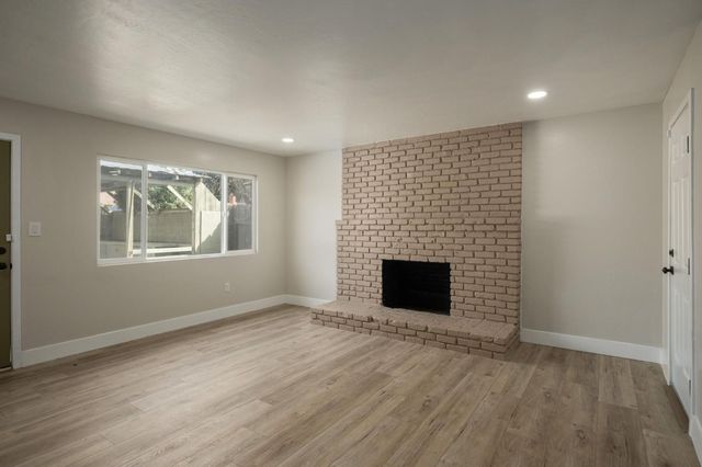 5186 N Callisch Avenue, Fresno, CA 93710