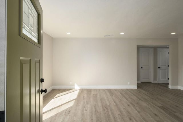 5186 N Callisch Avenue, Fresno, CA 93710