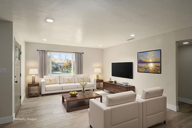 5186 N Callisch Avenue, Fresno, CA 93710