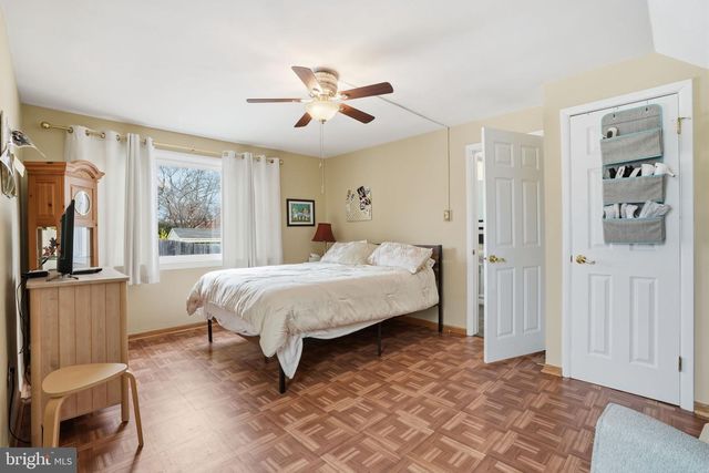 100 HILLCREST AVE, Morrisville, PA 19067