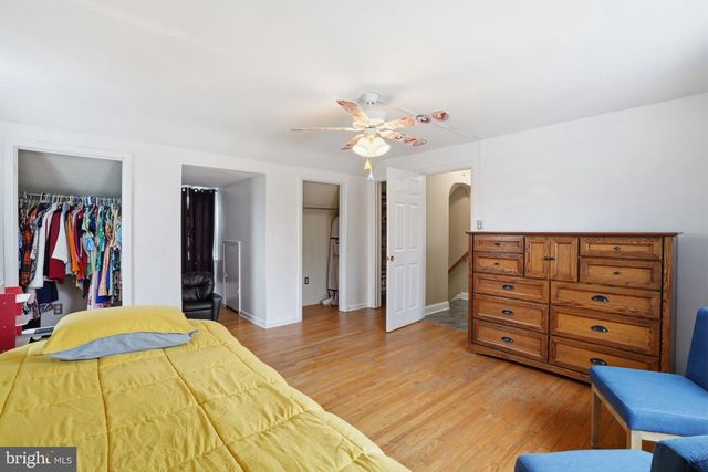 100 HILLCREST AVE, Morrisville, PA 19067