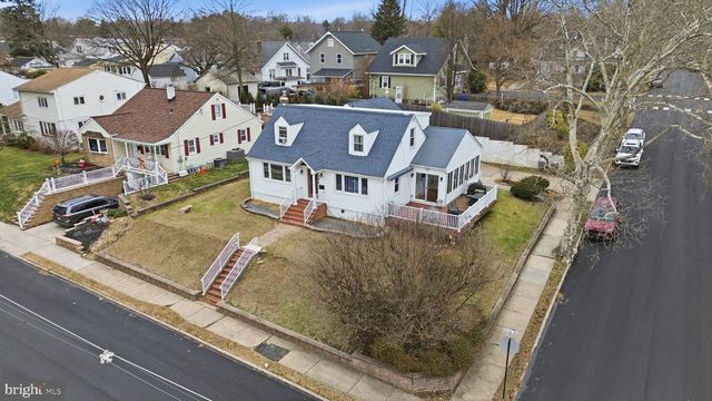 100 HILLCREST AVE, Morrisville, PA 19067