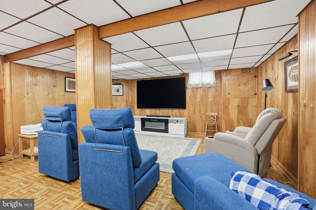 100 HILLCREST AVE, Morrisville, PA 19067