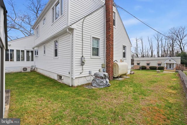 100 HILLCREST AVE, Morrisville, PA 19067