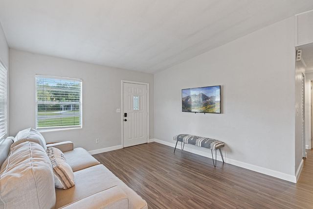 471 E 3RD STREET, Chuluota, FL 32766