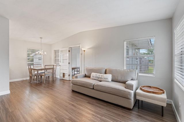 471 E 3RD STREET, Chuluota, FL 32766