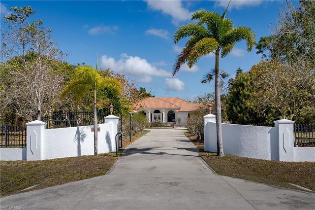 3901 60th AVE NE, Naples, FL 34120