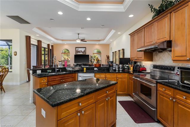 3901 60th AVE NE, Naples, FL 34120