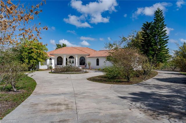 3901 60th AVE NE, Naples, FL 34120