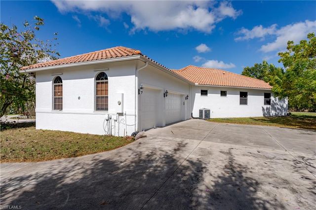 3901 60th AVE NE, Naples, FL 34120