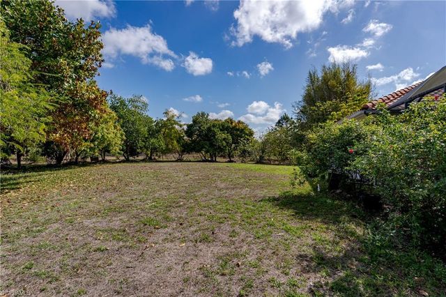 3901 60th AVE NE, Naples, FL 34120