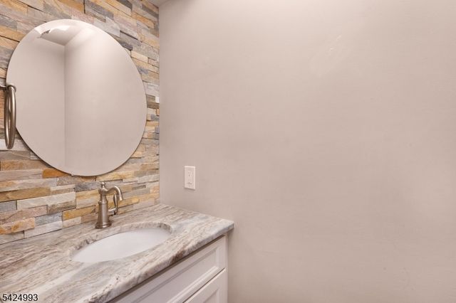 90 Stone Run Rd, Bedminster Twp., NJ 07921