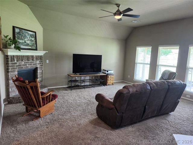 17519 E 45th Place, Tulsa, OK 74134
