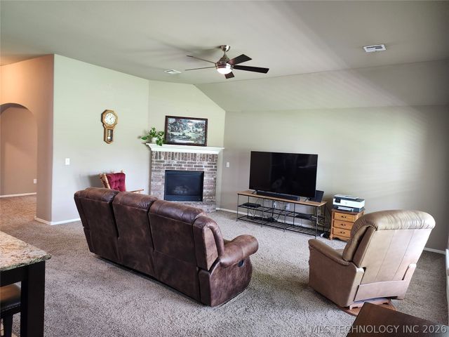 17519 E 45th Place, Tulsa, OK 74134