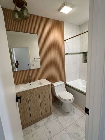 36 Breeze Avenue 4, Venice, CA 90291