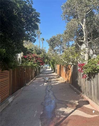 36 Breeze Avenue 4, Venice, CA 90291