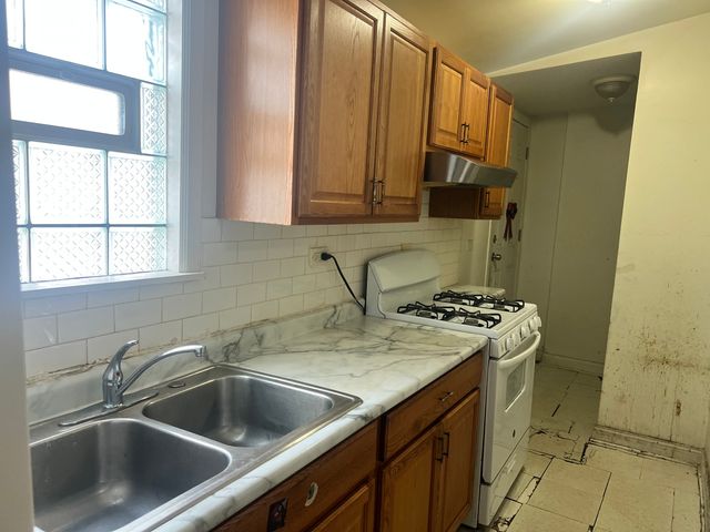 4633 S Christiana Avenue, Chicago, IL 60632