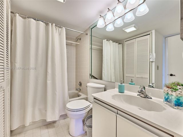 10143 Mangrove Drive 303, Boynton Beach, FL 33437