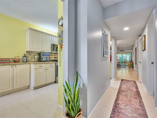10143 Mangrove Drive 303, Boynton Beach, FL 33437