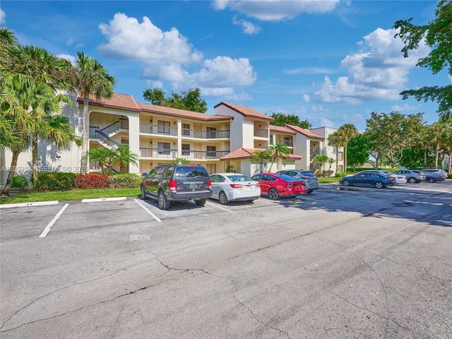 10143 Mangrove Drive 303, Boynton Beach, FL 33437