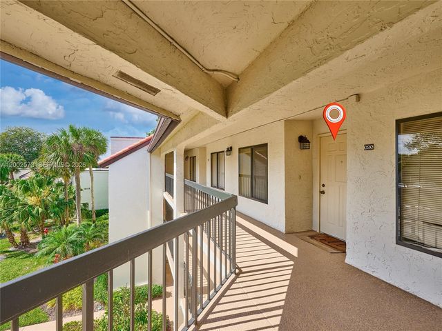 10143 Mangrove Drive 303, Boynton Beach, FL 33437