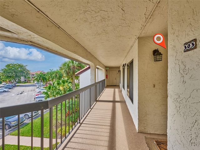 10143 Mangrove Drive 303, Boynton Beach, FL 33437