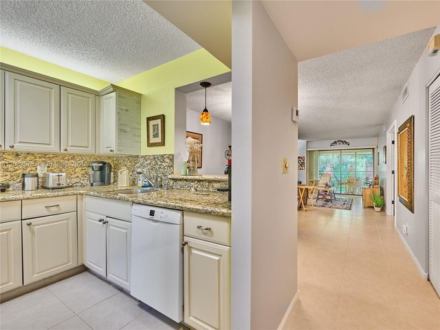 10143 Mangrove Drive 303, Boynton Beach, FL 33437