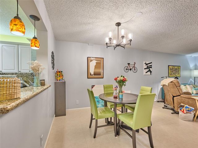 10143 Mangrove Drive 303, Boynton Beach, FL 33437