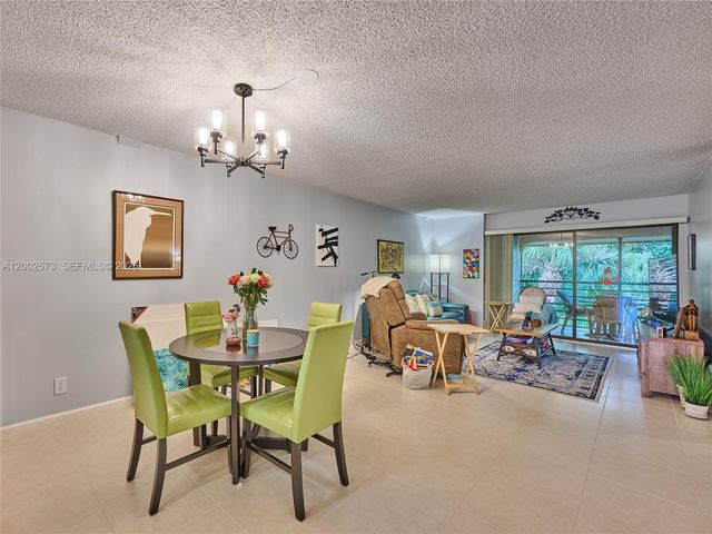 10143 Mangrove Drive 303, Boynton Beach, FL 33437