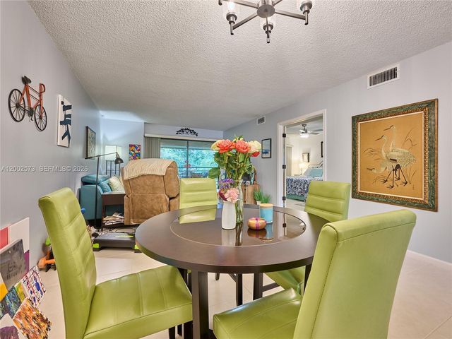 10143 Mangrove Drive 303, Boynton Beach, FL 33437