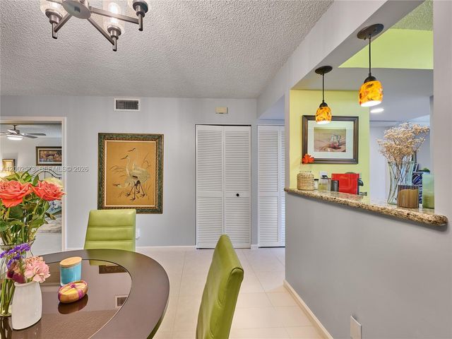 10143 Mangrove Drive 303, Boynton Beach, FL 33437