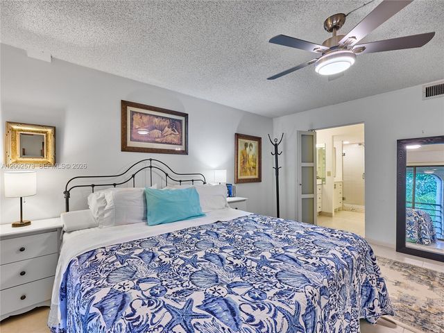 10143 Mangrove Drive 303, Boynton Beach, FL 33437