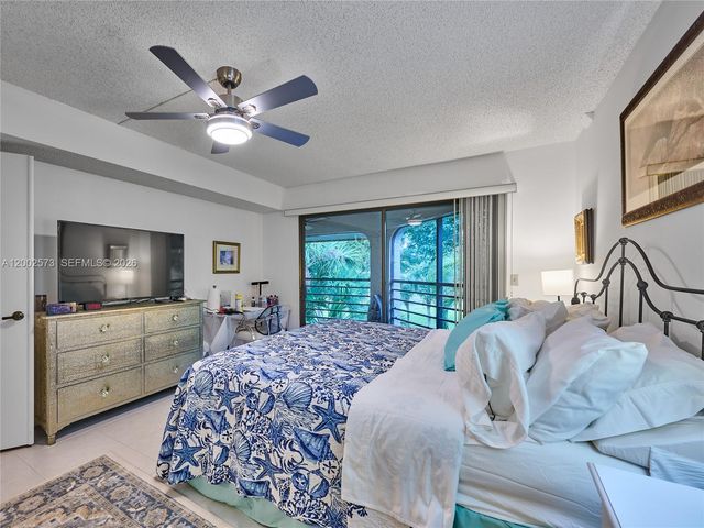10143 Mangrove Drive 303, Boynton Beach, FL 33437