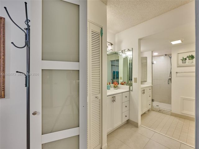 10143 Mangrove Drive 303, Boynton Beach, FL 33437