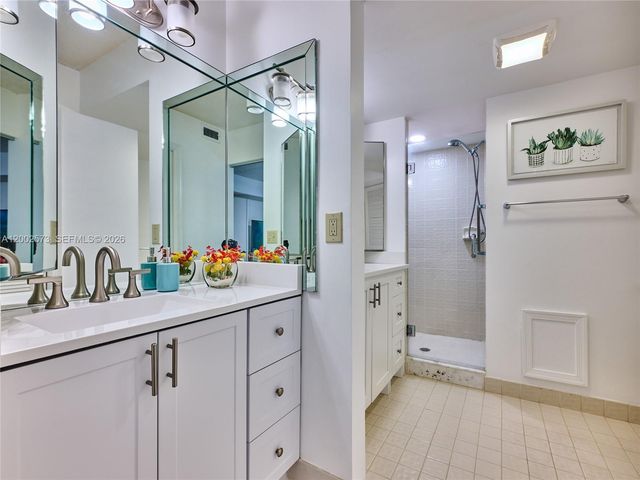 10143 Mangrove Drive 303, Boynton Beach, FL 33437