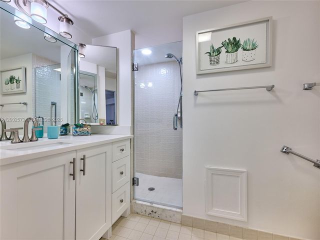 10143 Mangrove Drive 303, Boynton Beach, FL 33437