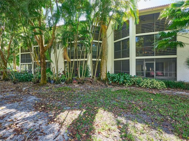 10143 Mangrove Drive 303, Boynton Beach, FL 33437