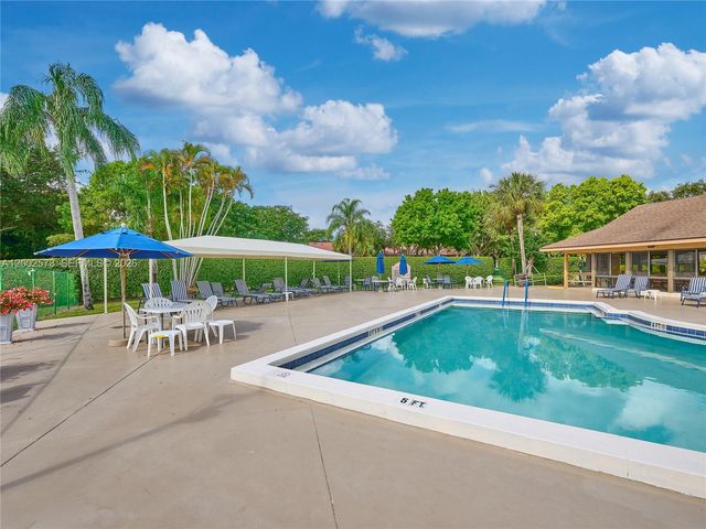 10143 Mangrove Drive 303, Boynton Beach, FL 33437