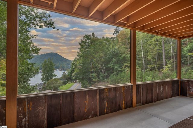 1655 W Lake Shore Drive, Landrum, SC 29356