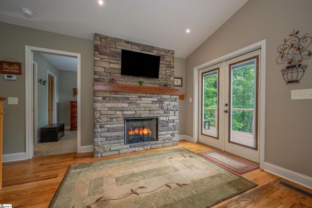 1655 W Lake Shore Drive, Landrum, SC 29356