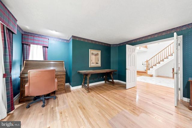 261 E KINGS HWY, Audubon, NJ 08106