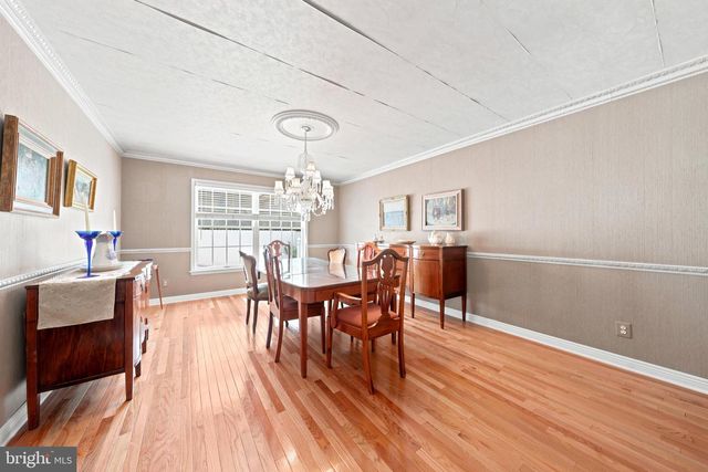 261 E KINGS HWY, Audubon, NJ 08106