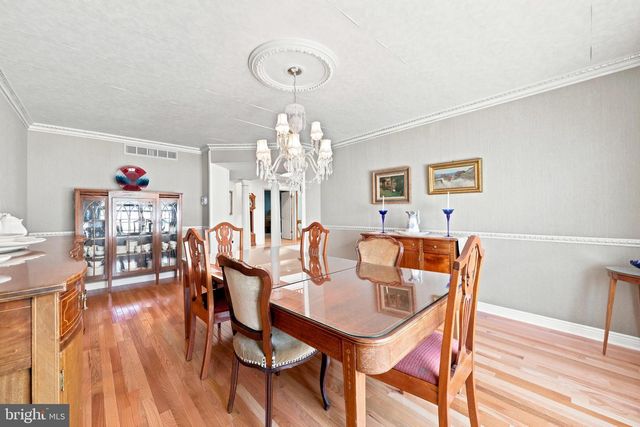 261 E KINGS HWY, Audubon, NJ 08106