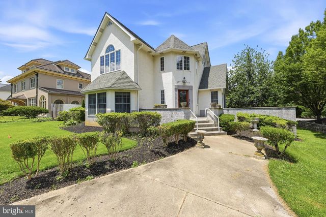 261 E KINGS HWY, Audubon, NJ 08106