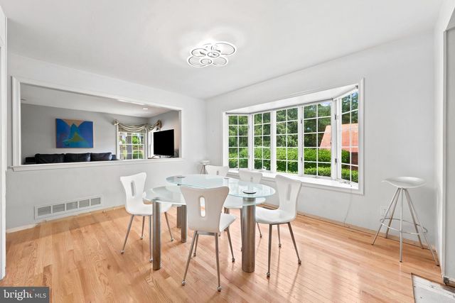 261 E KINGS HWY, Audubon, NJ 08106