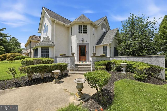 261 E KINGS HWY, Audubon, NJ 08106