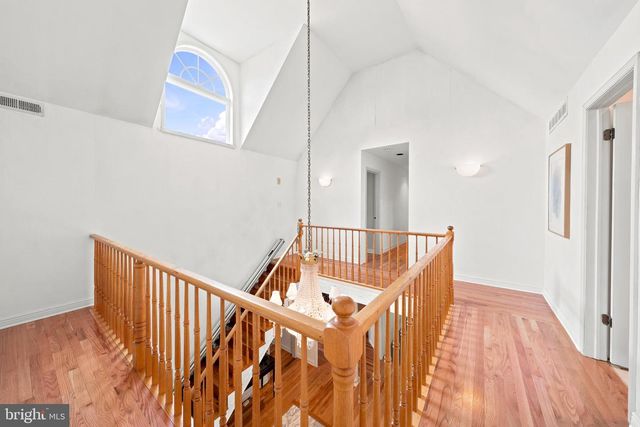 261 E KINGS HWY, Audubon, NJ 08106