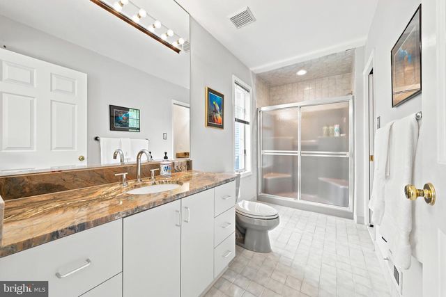 261 E KINGS HWY, Audubon, NJ 08106