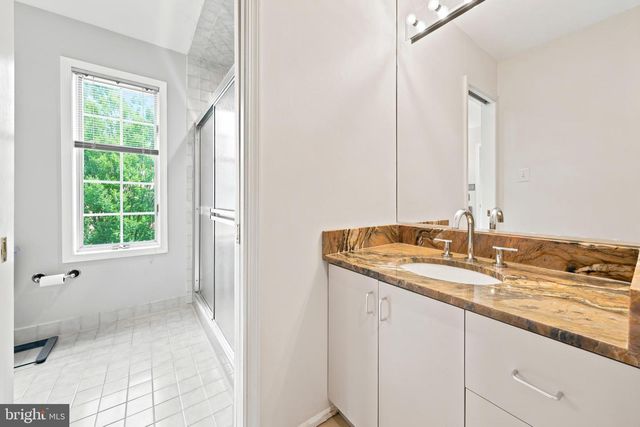 261 E KINGS HWY, Audubon, NJ 08106