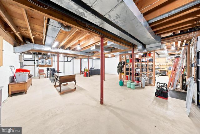 261 E KINGS HWY, Audubon, NJ 08106